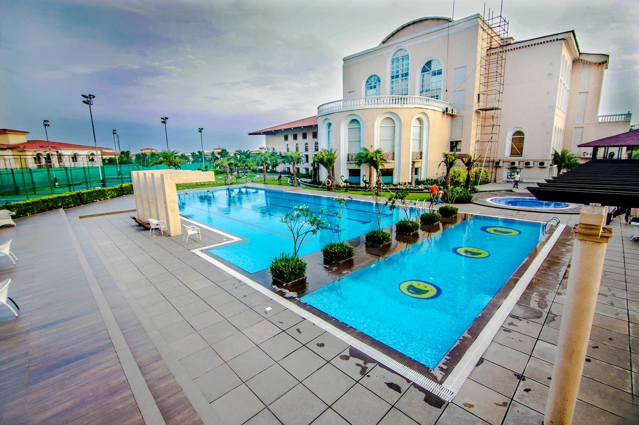Club Paraiso Rāipur Exterior foto